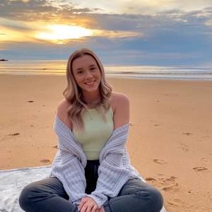 Meet your Posher, Laura